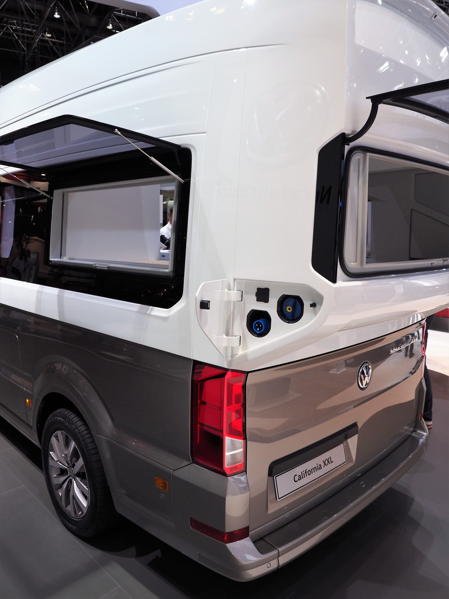 VW California XXL Studie auf VW Crafter Basis Familienurlaub im